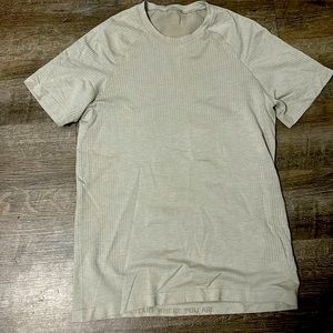 Mens Lululemon workout top